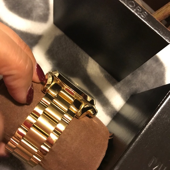 Michael Kors Bradshaw Gold -Tone Watch Gold - Picture 3 of 7